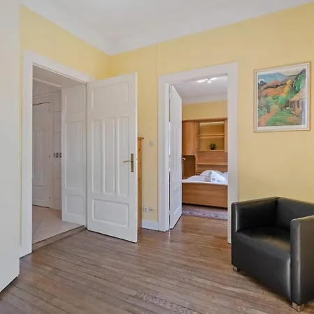 Holiday home Cozy Townhome Near City Center Free Parking & Wi-fi