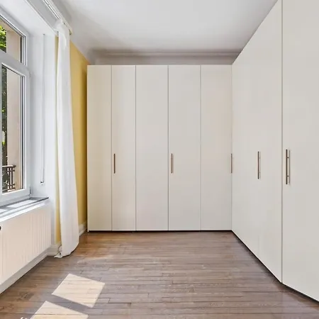Holiday home Cozy Townhome Near City Center Free Parking & Wi-fi *